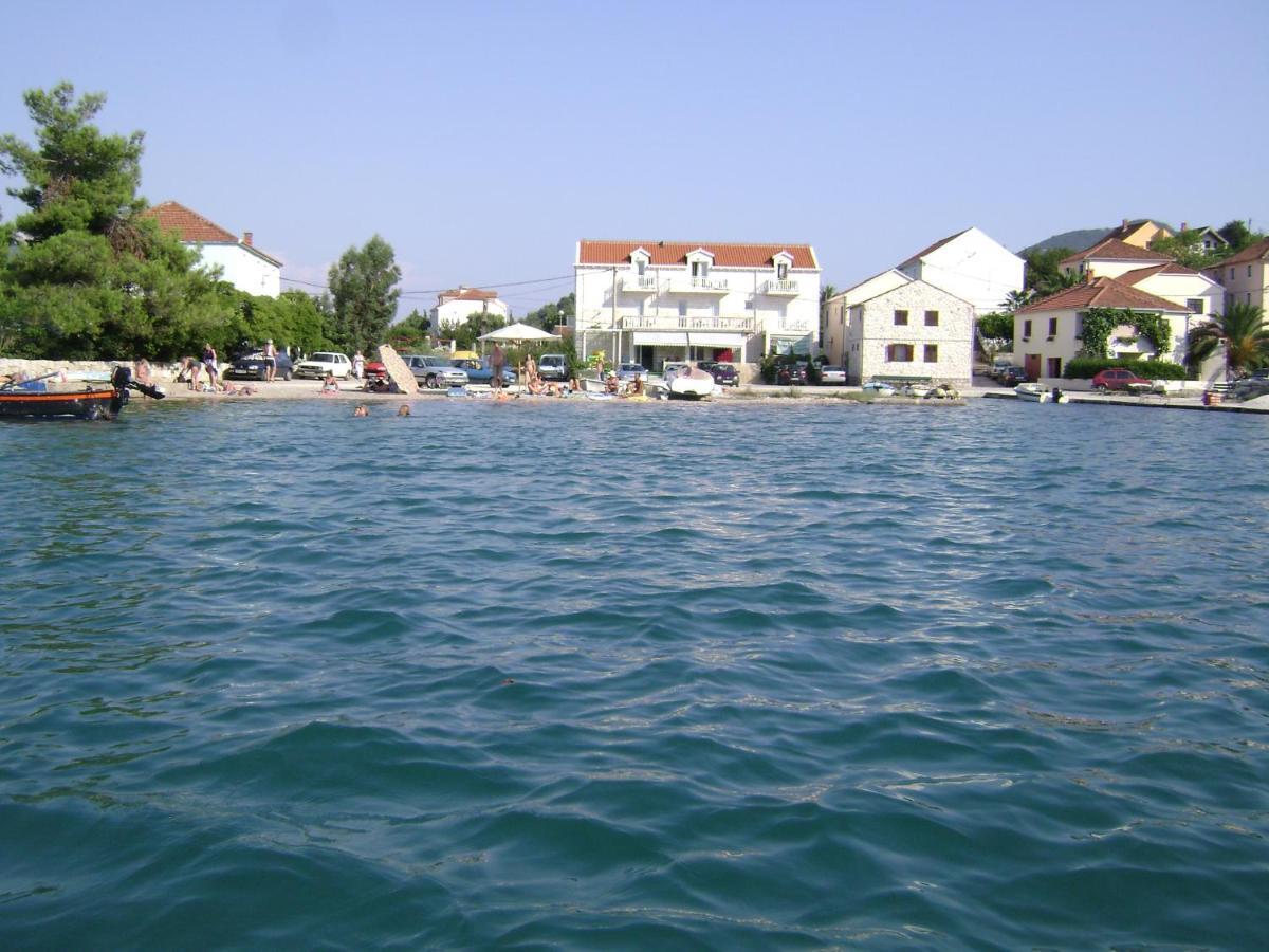 Villa Menalo Hodilje Esterno foto